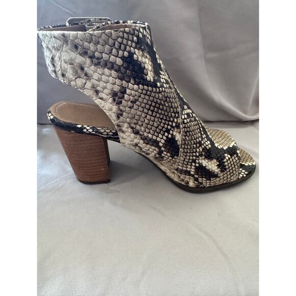 Vionic Women’s Snake Print Open Toe Block Heel Booties Size 7 – Excellent - Picture 4 of 6